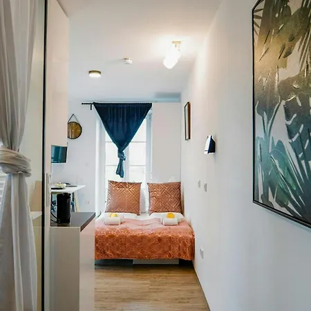 24-7 B Living Apartmán *